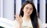 레드벨벳 예리, 공항서 시선 싹쓸이… 상큼 여행룩 눈길