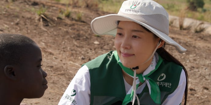 한지혜, 우간다서 결국 눈물… 아이들 품은 ‘진짜 선한 영향력’