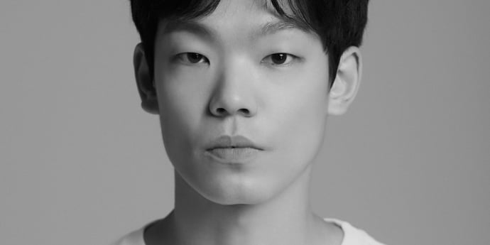 이정현, 결혼·전속계약 겹경사
