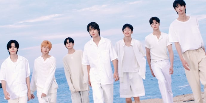 클로즈 유어 아이즈, 빌보드 아티스트 매거진 커버 장식