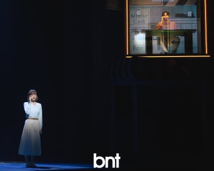 김예원 '유미의 외로움을 극대화시키는 무대연출' [포토]