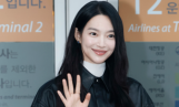 신민아, 8월 공개 컬렉션 미리 입었다… 공항패션 화제