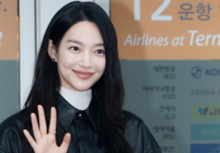 신민아, 8월 공개 컬렉션 미리 입었다… 공항패션 화제