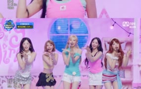 ‘엠카운트다운’ 리센느·니콜 특별 무대