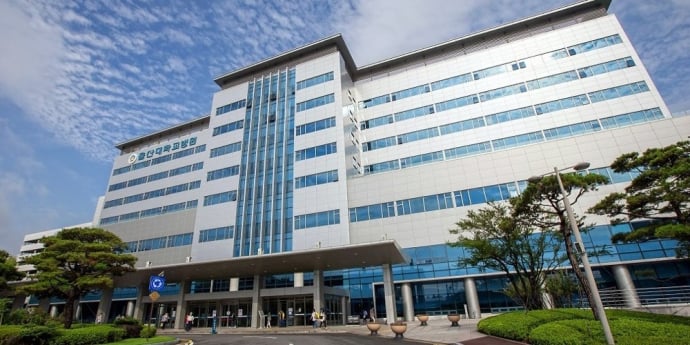 임영웅 팬클럽, 데뷔 10주년 맞아 울산대병원에 500만원 기부