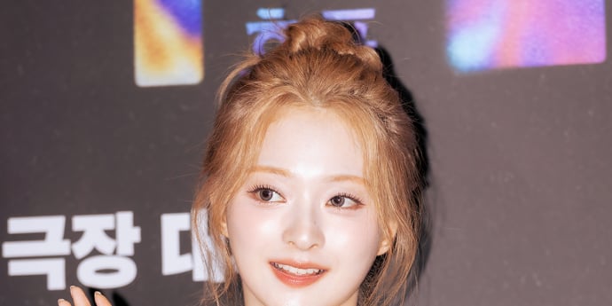 프로미스나인 이나경 '안녕' [포토]