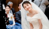 ‘내일도 출근!’ 안소요, 웨딩드레스 비하인드 컷 공개