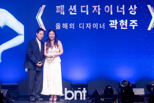 디자이너 곽현주 '케이모델어워즈 패션디자이너상-올해의 디자이너 수상' [포토]