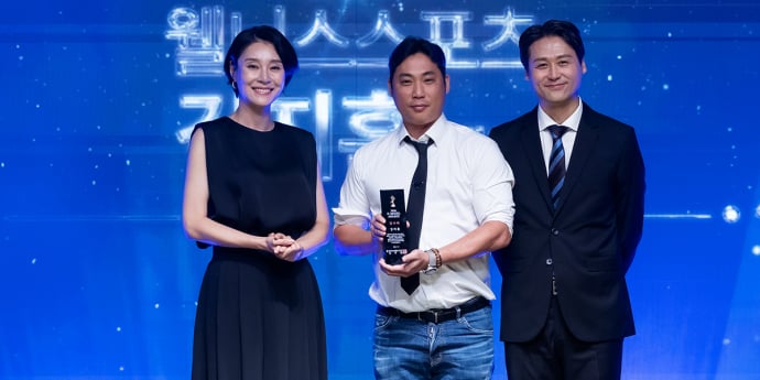 웰니스스포츠 김지훈 대표 '케이모델어워즈 감사패 수상' [포토]