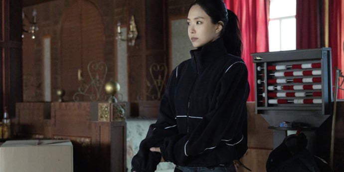 ‘김부장’ 손나은, 비하인드 컷 공개