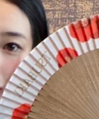 수지, 레드 드레스 자태