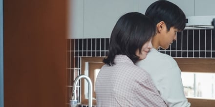 ‘내일도 출근’ 서인국♥박지현 백허그