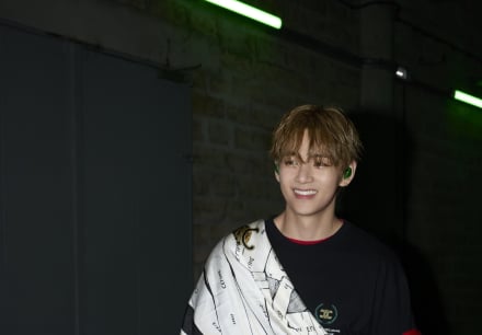 BTS 뷔, 셀린느 입고 파리 압도