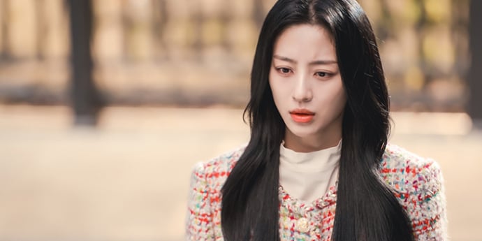 ‘공감세포’ 강민아, 굳어버린 얼굴