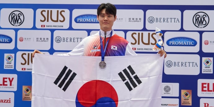 ‘본선 9위→은메달’ 홍수현, ISSF 월드컵 사격서 역전극